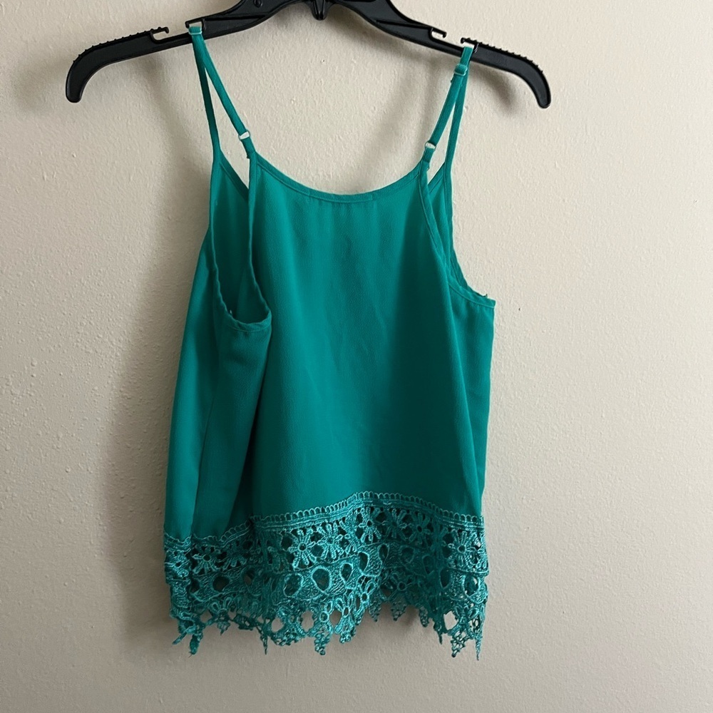 Cropped Tank - Picture 5 of 9